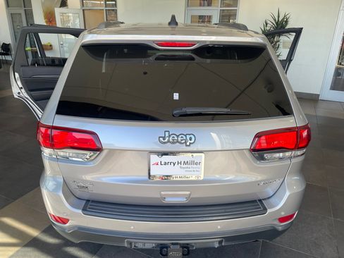 Used 2021 Jeep Grand Cherokee Laredo X image 24