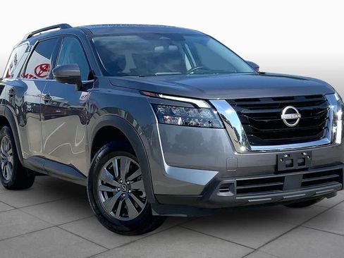 Used 2024 Nissan Pathfinder SV AWD/4WD image 3