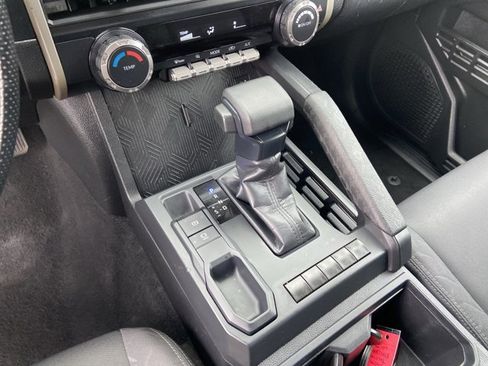 Used 2024 Toyota Tacoma SR image 35