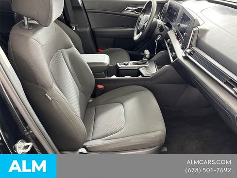 Used 2025 Kia Sportage LX FWD image 17