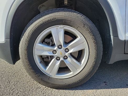 Used 2021 Chevrolet Trax LT w/ Premium Seat Package image 8