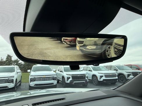 Used 2025 Chevrolet Tahoe Z71 w/ Z71 Off-Road Package image 29