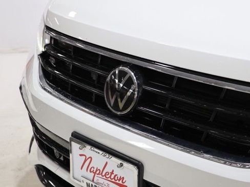 Used 2022 Volkswagen Tiguan SE R-Line AWD/4WD image 12