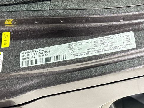 Used 2025 Jeep Wrangler Unlimited Sahara image 25