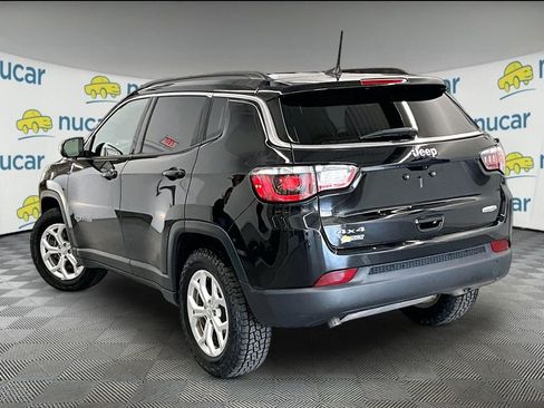 Used 2024 Jeep Compass Latitude AWD/4WD image 4