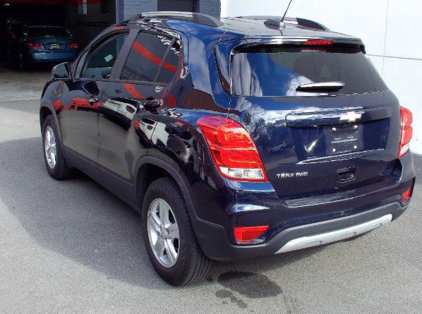Used 2021 Chevrolet Trax LT w/ LT Convenience Package AWD/4WD image 11