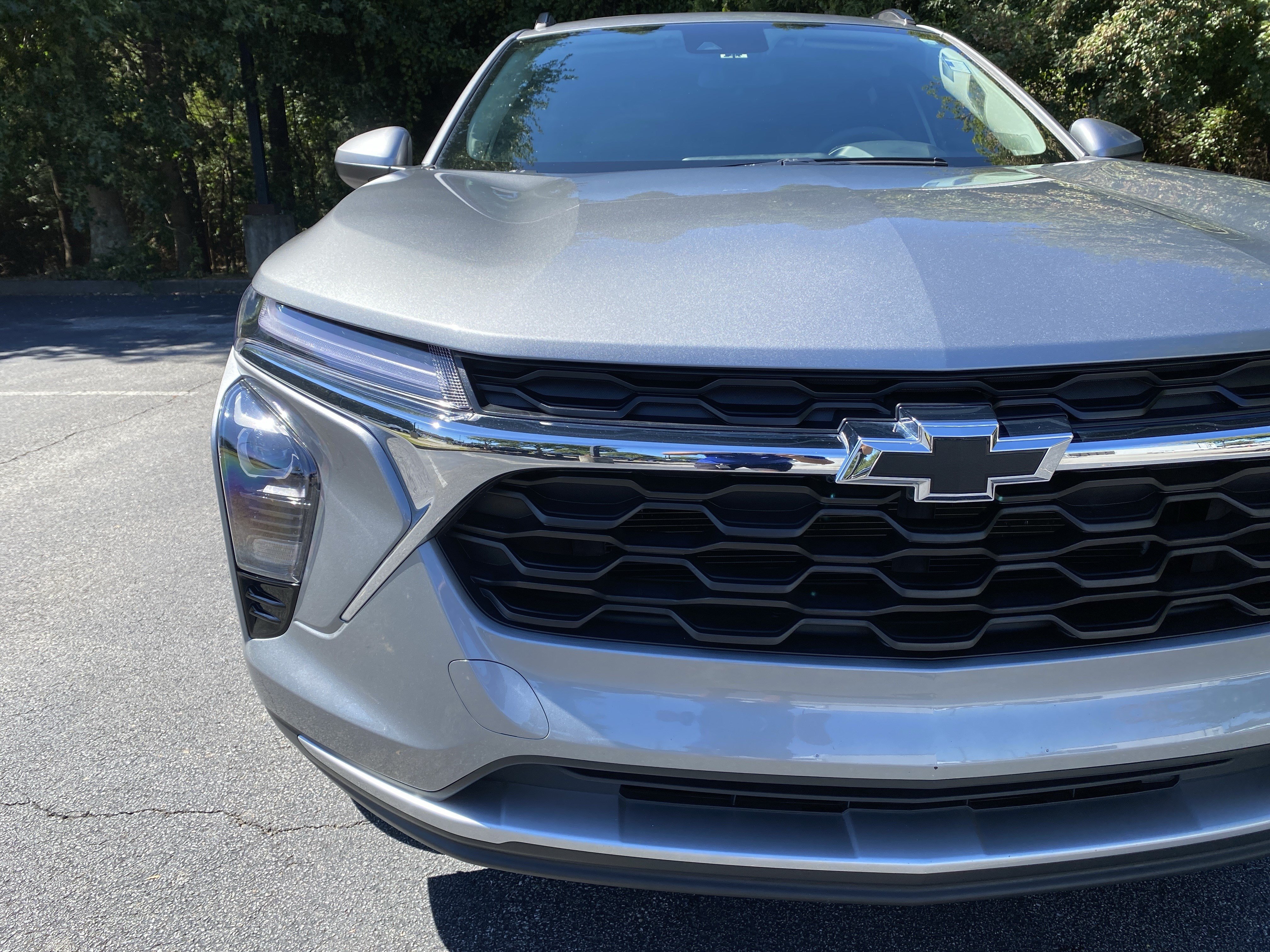 Used 2025 Chevrolet Trax LT w/ Sunroof Package FWD image 13
