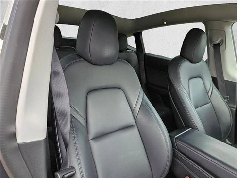 Used 2022 Tesla Model Y Performance AWD/4WD image 17