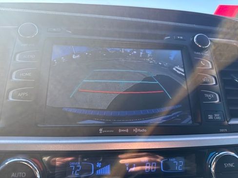 Used 2018 Toyota Highlander XLE image 37