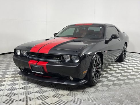 Used 2014 Dodge Challenger SRT8 w/ Harman/Kardon Audio Group RWD image 10