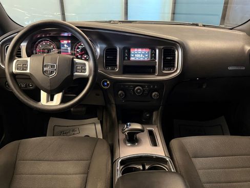 Used 2014 Dodge Charger SE RWD image 9