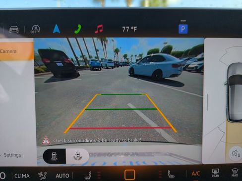 Certified 2025 Volkswagen Tiguan SE R-Line image 35