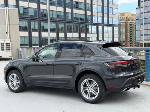 Certified 2026 Porsche Macan AWD/4WD image 3