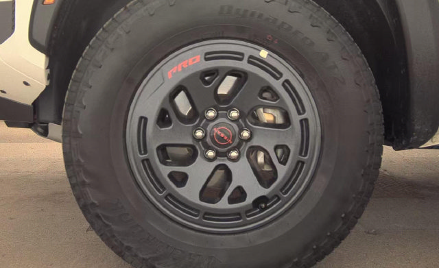 Used 2026 Nissan Frontier PRO-4X AWD/4WD image 3