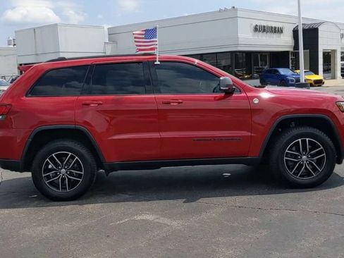 Used 2018 Jeep Grand Cherokee Trailhawk w/ Trailhawk Luxury Group AWD/4WD image 11