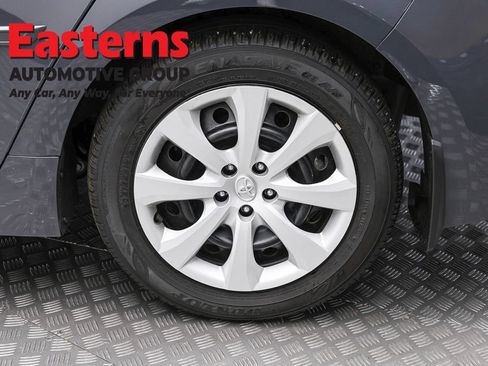 Used 2025 Toyota Corolla LE FWD image 8