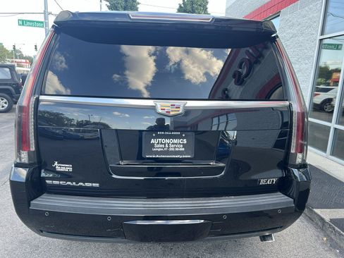 Used 2016 Cadillac Escalade Premium RWD image 6