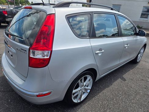 Used 2010 Hyundai Elantra SE FWD image 6