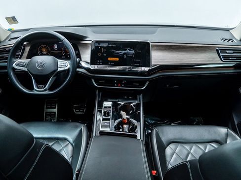 Used 2024 Volkswagen Atlas SEL Premium R-Line image 21