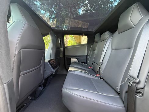 Used 2024 Tesla Cybertruck AWD Crew Cab image 15