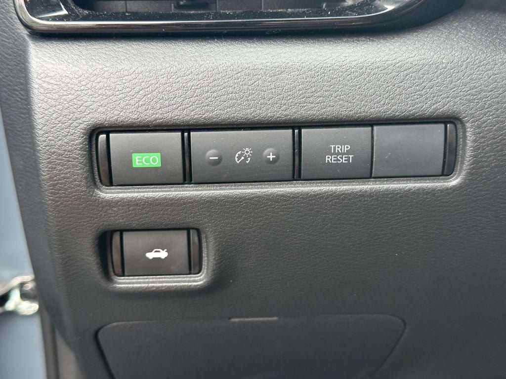 Certified 2025 Nissan Sentra SV w/ All-Weather Package FWD image 31