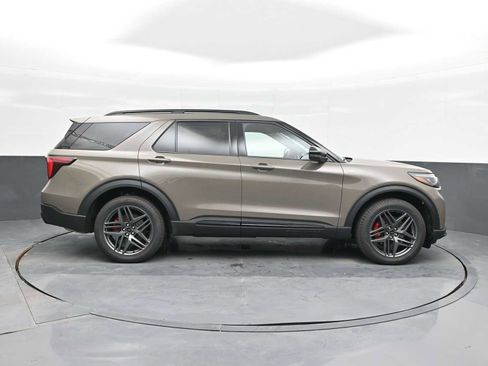 New 2026 Ford Explorer ST-Line w/ ST-Line Street Pack image 8