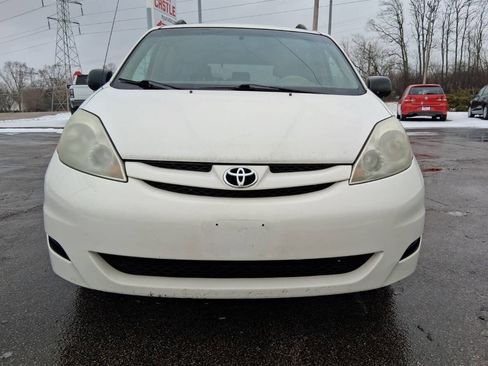 Used 2008 Toyota Sienna LE image 2