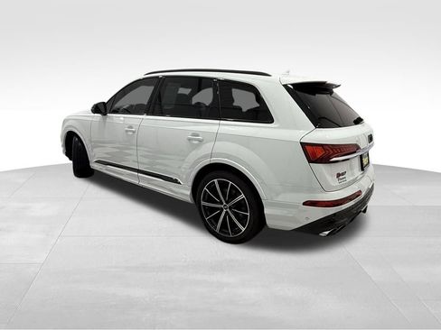 Used 2021 Audi SQ7 Premium Plus w/ Driver Assistance Package image 2