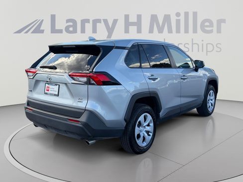 Used 2025 Toyota RAV4 LE AWD/4WD image 5
