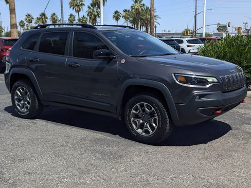 Used 2022 Jeep Cherokee Trailhawk w/ Technology Group B AWD/4WD image 1