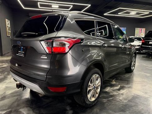 Used 2018 Ford Escape SE FWD image 5