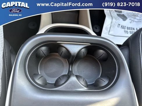 Used 2024 Chrysler Pacifica Touring-L image 30