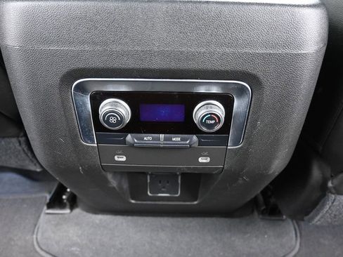 Used 2021 Chevrolet Tahoe Z71 image 14