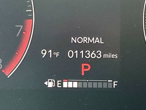 Used 2025 Honda HR-V LX image 12