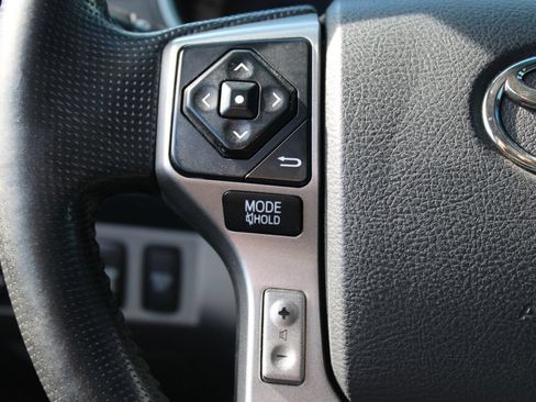 Used 2015 Toyota Tacoma 4x4 Double Cab w/ TRD Off-Road Package image 22