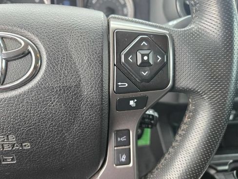 Certified 2022 Toyota Tacoma SR5 AWD/4WD image 22