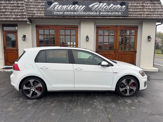 Used 2017 Volkswagen GTI SE image 1