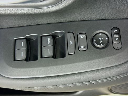 New 2026 Honda HR-V LX image 18