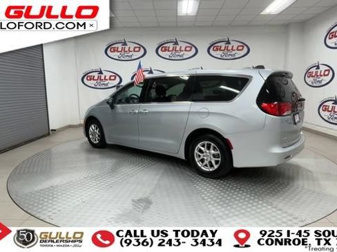 Used 2023 Chrysler Voyager LX FWD image 6