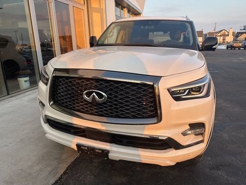 Used 2024 INFINITI QX80 Premium Select w/ Cargo Package image 3