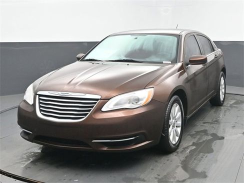 Used 2012 Chrysler 200 Touring image 1