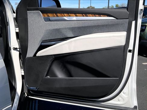 Used 2025 Cadillac Escalade Sport Platinum image 26