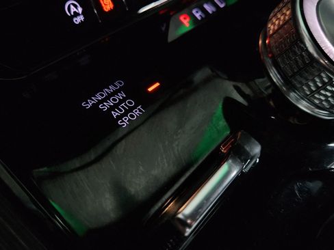 Used 2023 Jeep Wagoneer L Series II image 46