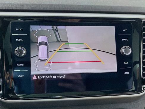 Used 2022 Volkswagen Atlas Cross Sport SE w/ Panoramic Sunroof Package image 13