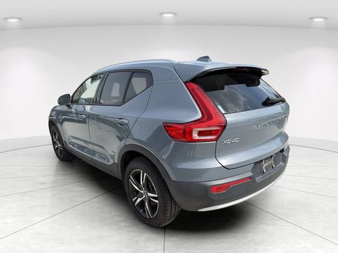 Used 2023 Volvo XC40 B4 Core w/ Convenience Package FWD image 6