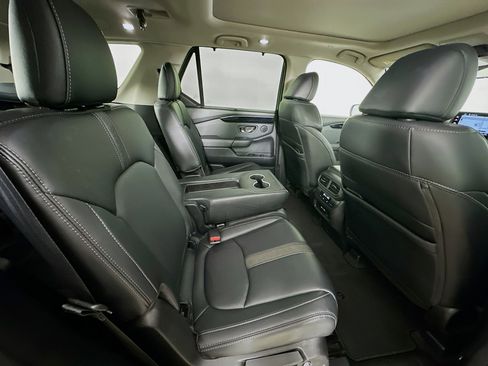 Used 2023 Honda Pilot Touring image 38