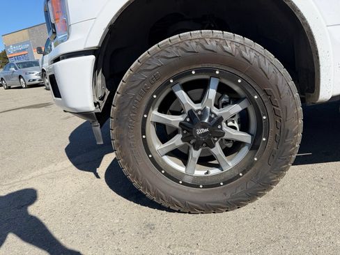 Used 2019 Ford F150 XLT w/ Equipment Group 302A Luxury AWD/4WD image 9
