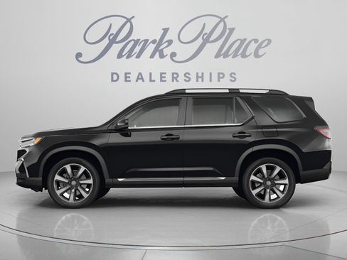 Used 2025 Honda Pilot Black Edition image 2