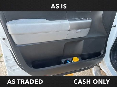 Used 2013 Toyota Tundra 4x4 CrewMax w/ SR5 Pkg image 28