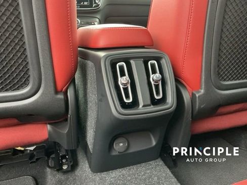 Certified 2021 Volvo XC40 T4 Inscription w/ Climate Package image 28